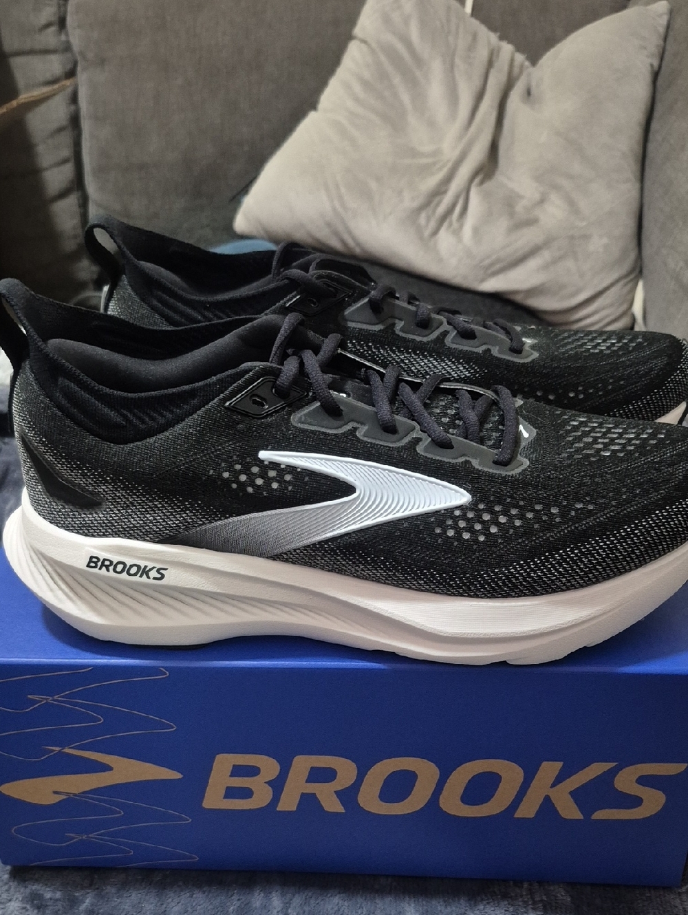 Brooks Glycerin 23 Men’s Black and White Running Shoes